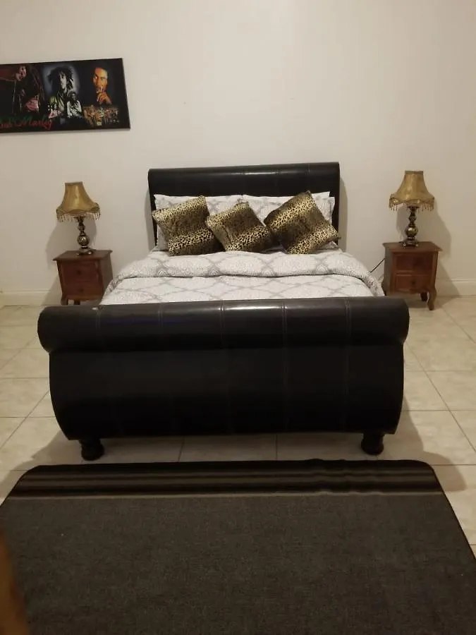 Mason Vista Apartment St Mary Homestay